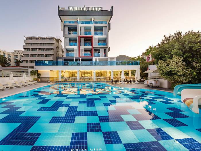 White City Beach Hotel