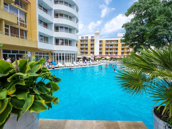 Sun Palace