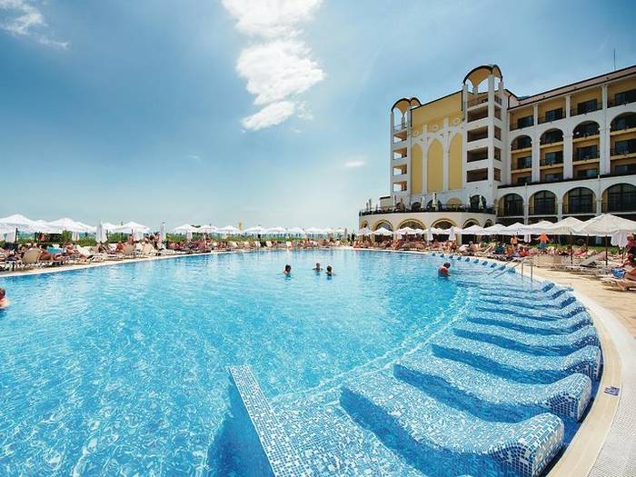 Alua Helios Bay