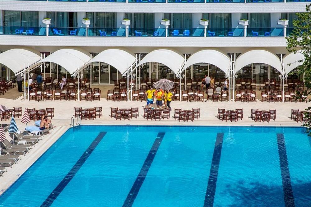 L'Etoile Beach Hotel