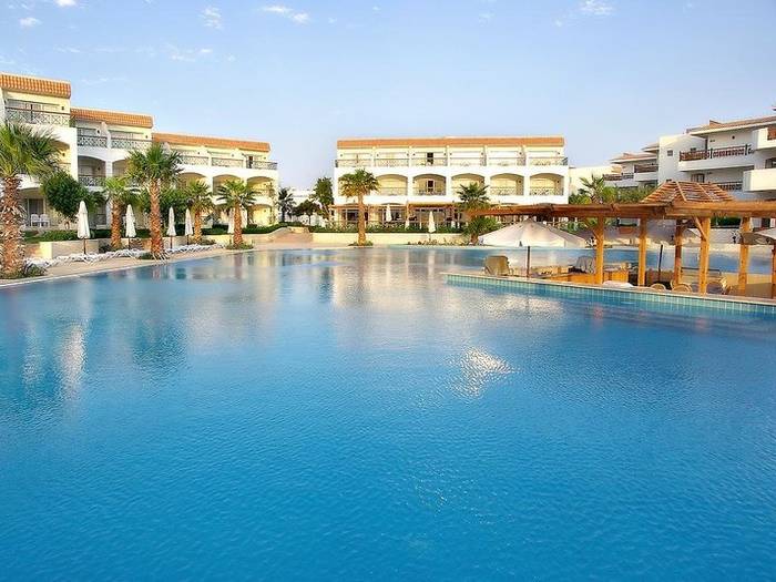 Ivy Cyrene Island Aqua Park Resort