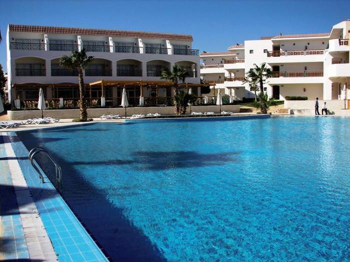 Ivy Cyrene Island Aqua Park Resort