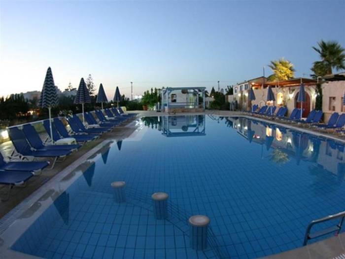 Golden Bay Hotel & Bungalows