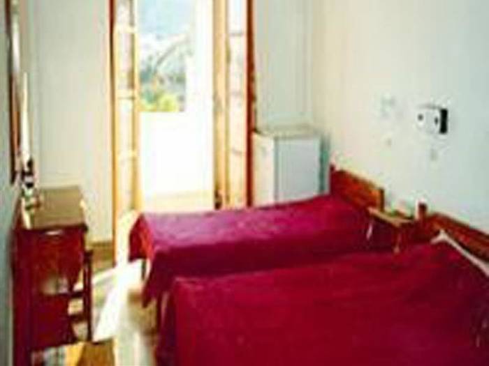 Iris Hotel