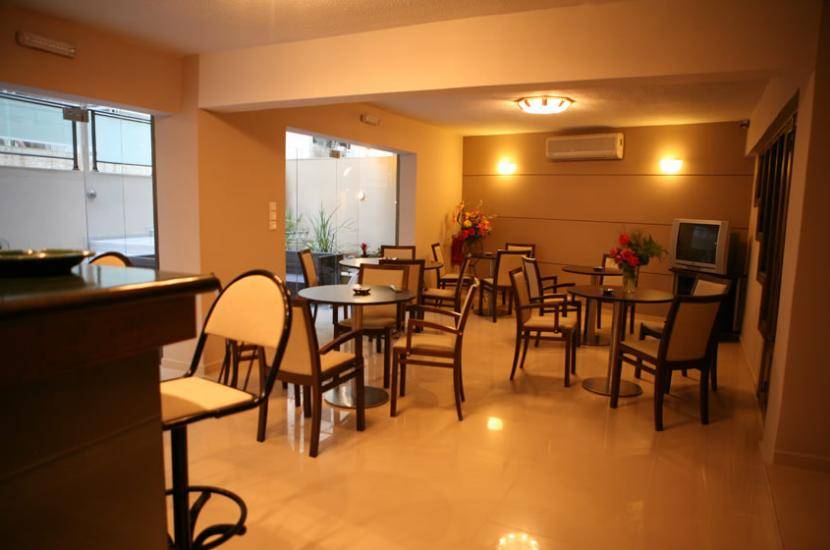 Leonidas Studios & Apartments