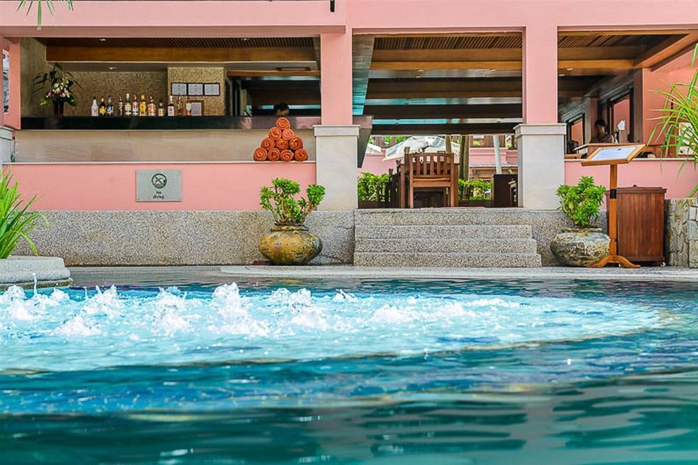 Seaview Patong Hotel