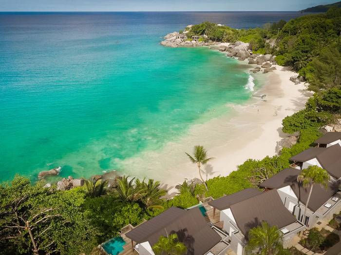 Carana Beach Hotel