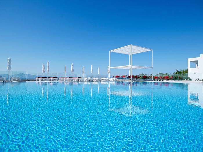 Dimitra Beach Hotel & Suites