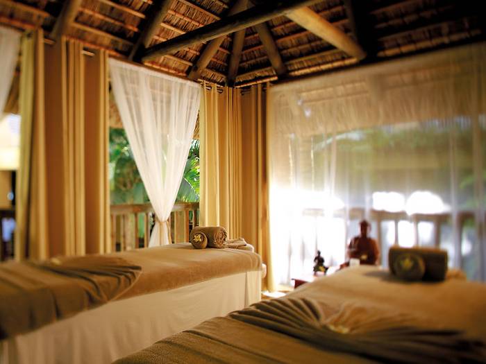 Victoria Beachcomber Resort & Spa