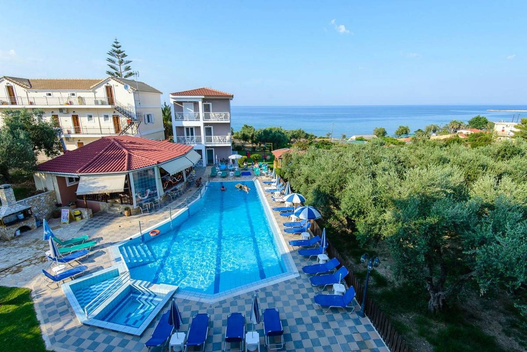 Aparthotel Amoudi