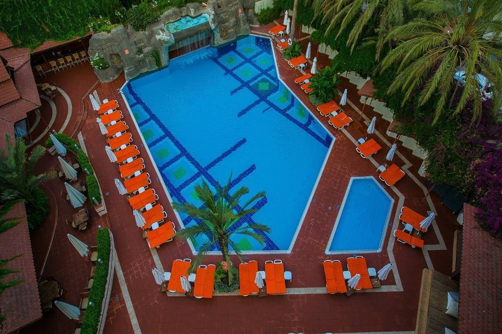 Elegance Hotel
