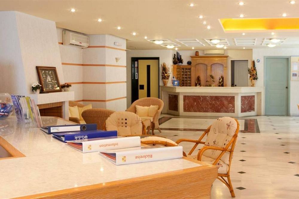 Dedalos Beach Hotel