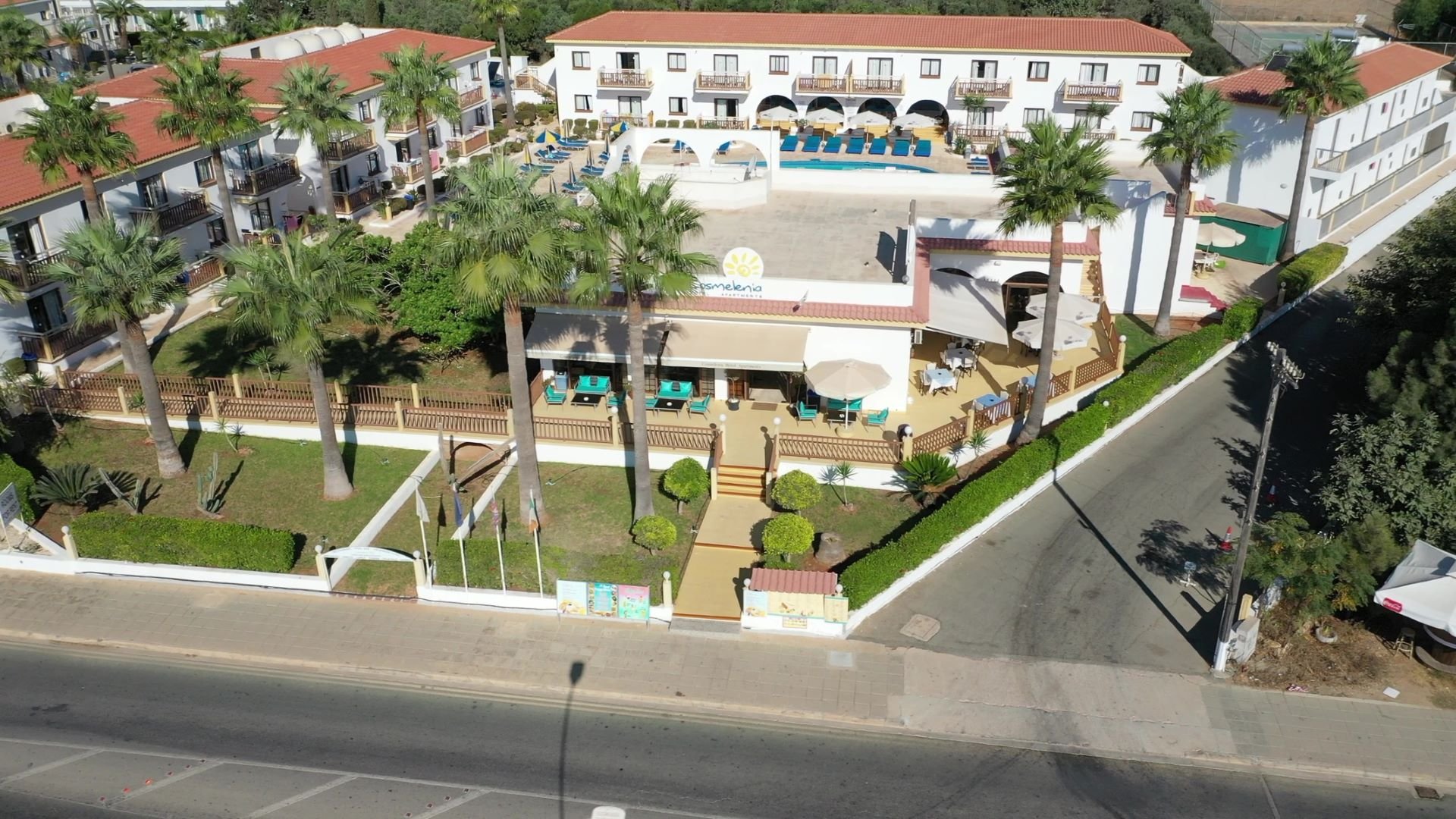 Cosmelenia Hotel Apartment