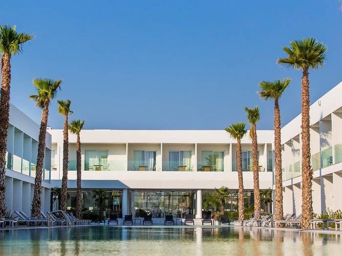 White Dreams Resort