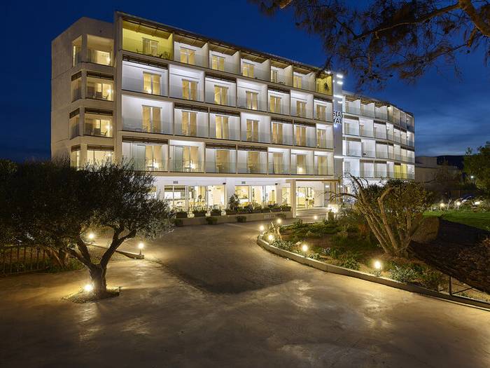 Vasia Royal Hotel