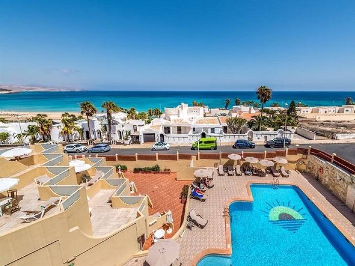 R2 Higos Beach Apartments