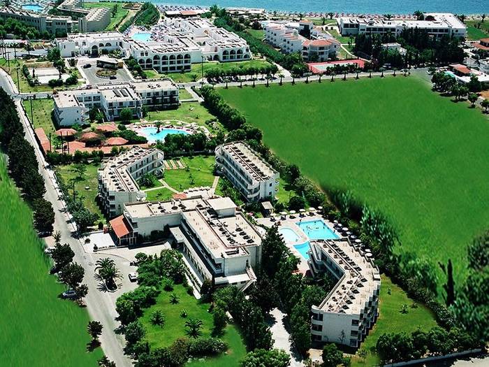 Delfinia Resort