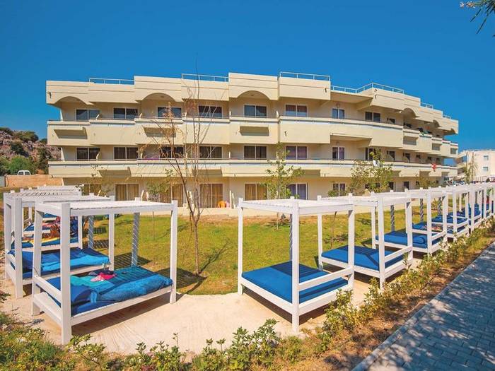 Delfinia Resort
