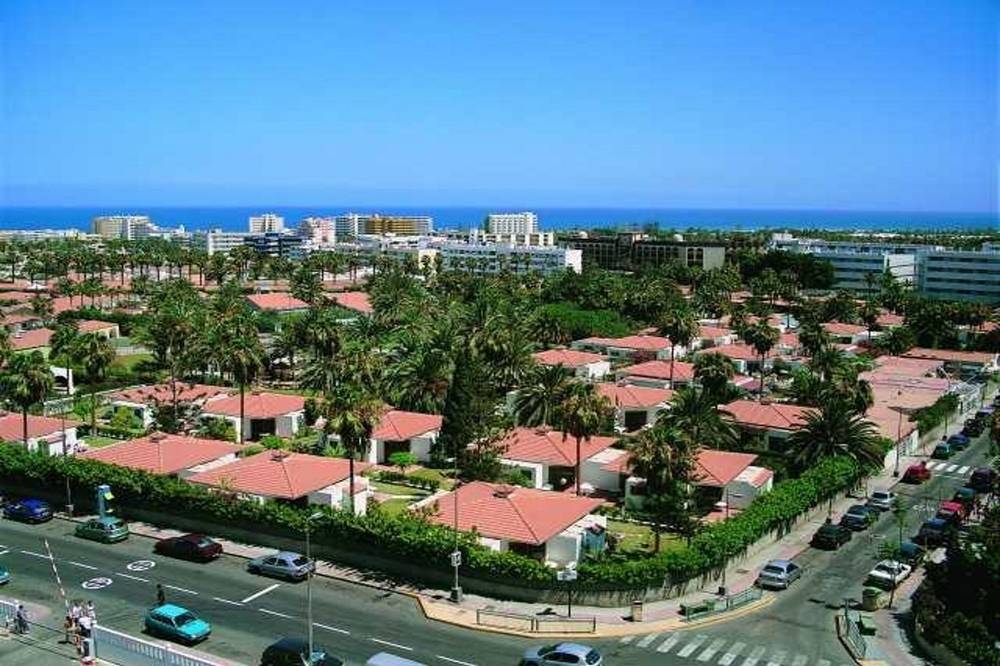 HL Miraflor Suites Hotel