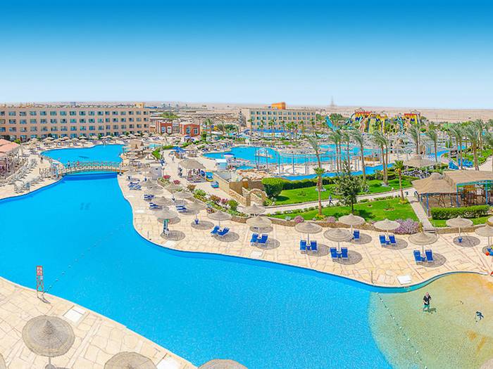 Titanic Resort & Aqua Park