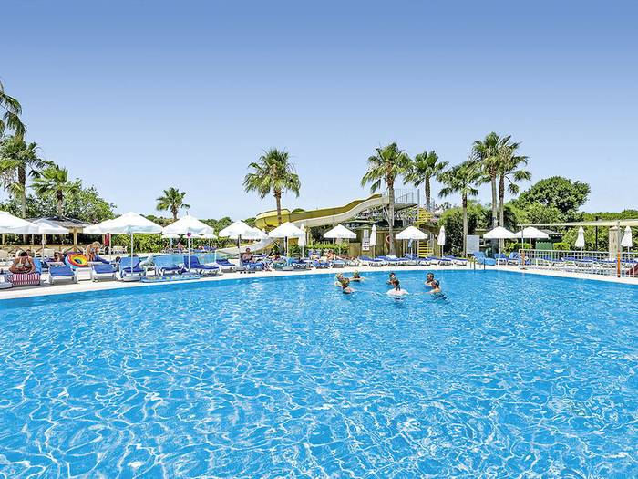Royal Atlantis Beach