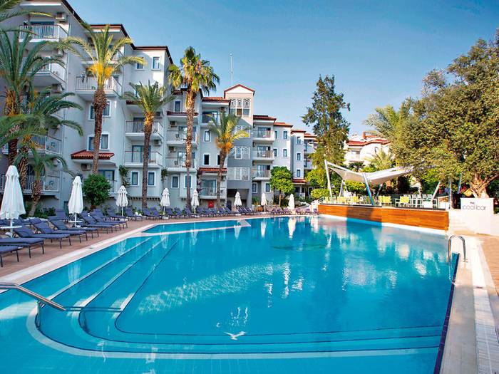 Paloma Marina Suites