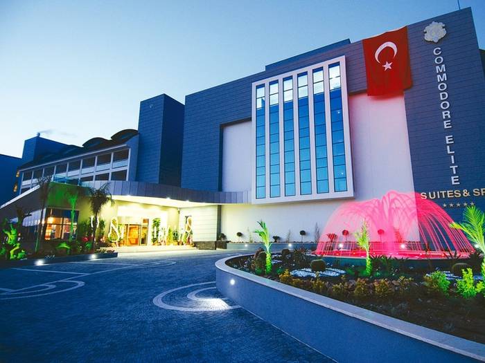 Commodore Elite Suites & Spa