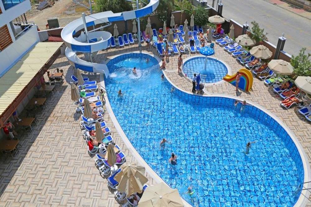Blue Wave Suite Hotel