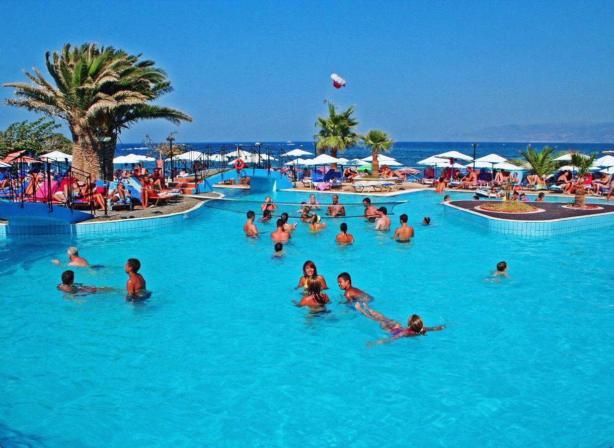 Eri Beach & Village