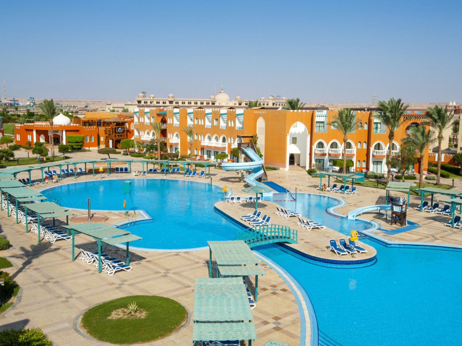 SUNRISE Garden Beach Resort